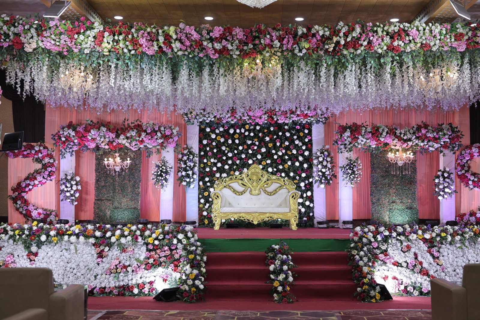Banquet tables